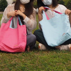 寶特瓶回收再製環保防潑水布 肩背手提兩用 可翻面換色 seisei雙色托特包(好粉紅) 第14張的照片