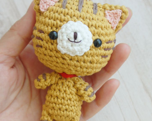 一緒にお出かけ行こうよ♡茶トラ猫さんキーホルダー あみぐるみ