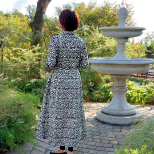 送料無料】リバティプリント《前開きタックワンピース》ストロベリー  