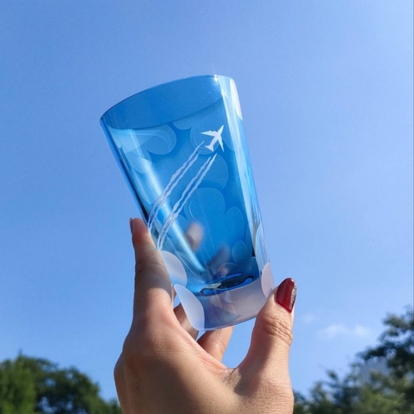 【受注生産】Sky-Hi 飛行機雲 青空タンブラー サンドブラスト 空色グラス 4枚目の画像
