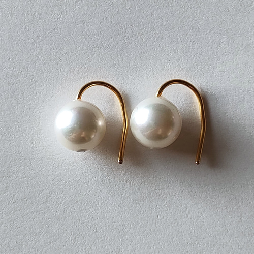 パール変更しました【8ミリ】「courbe」耳から零れ落ちそうなパールの