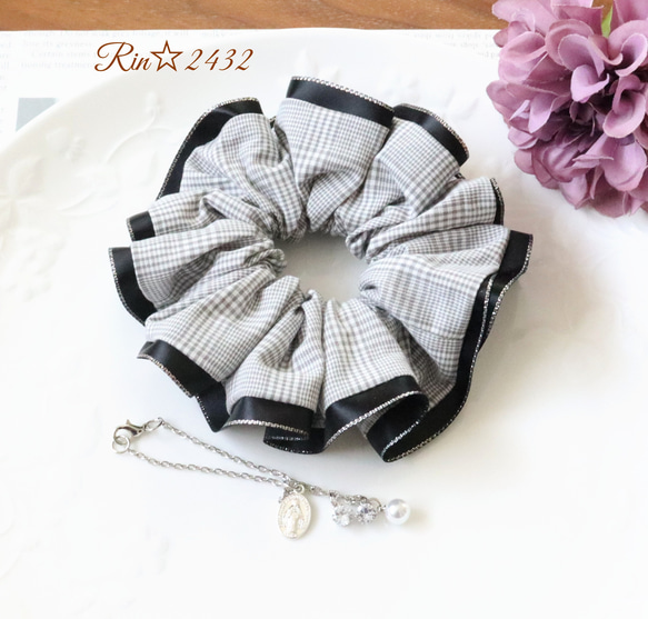 グレンチェック】エレガント＆軽やかなサテンリボン付きのシュシュ  