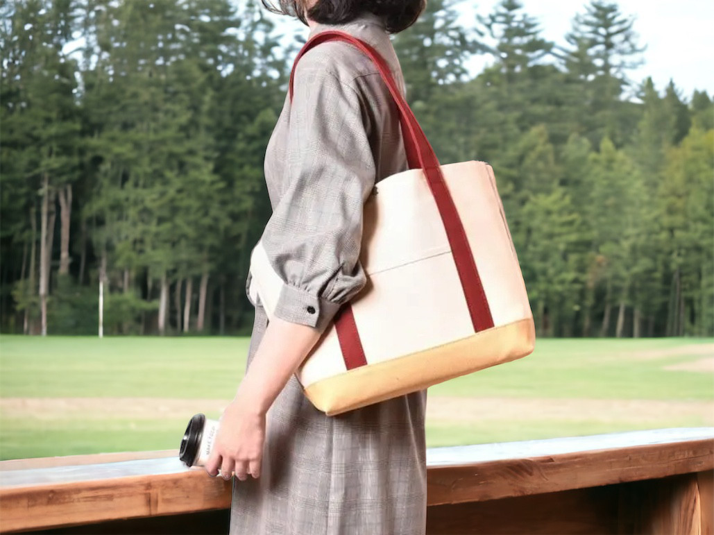 木漏れ日の散歩道　A4トート