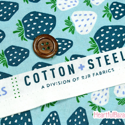 [再]USAコットン(110×50) COTTON+STEEL Under the Apple Tree いちご ブルー 3枚目の画像