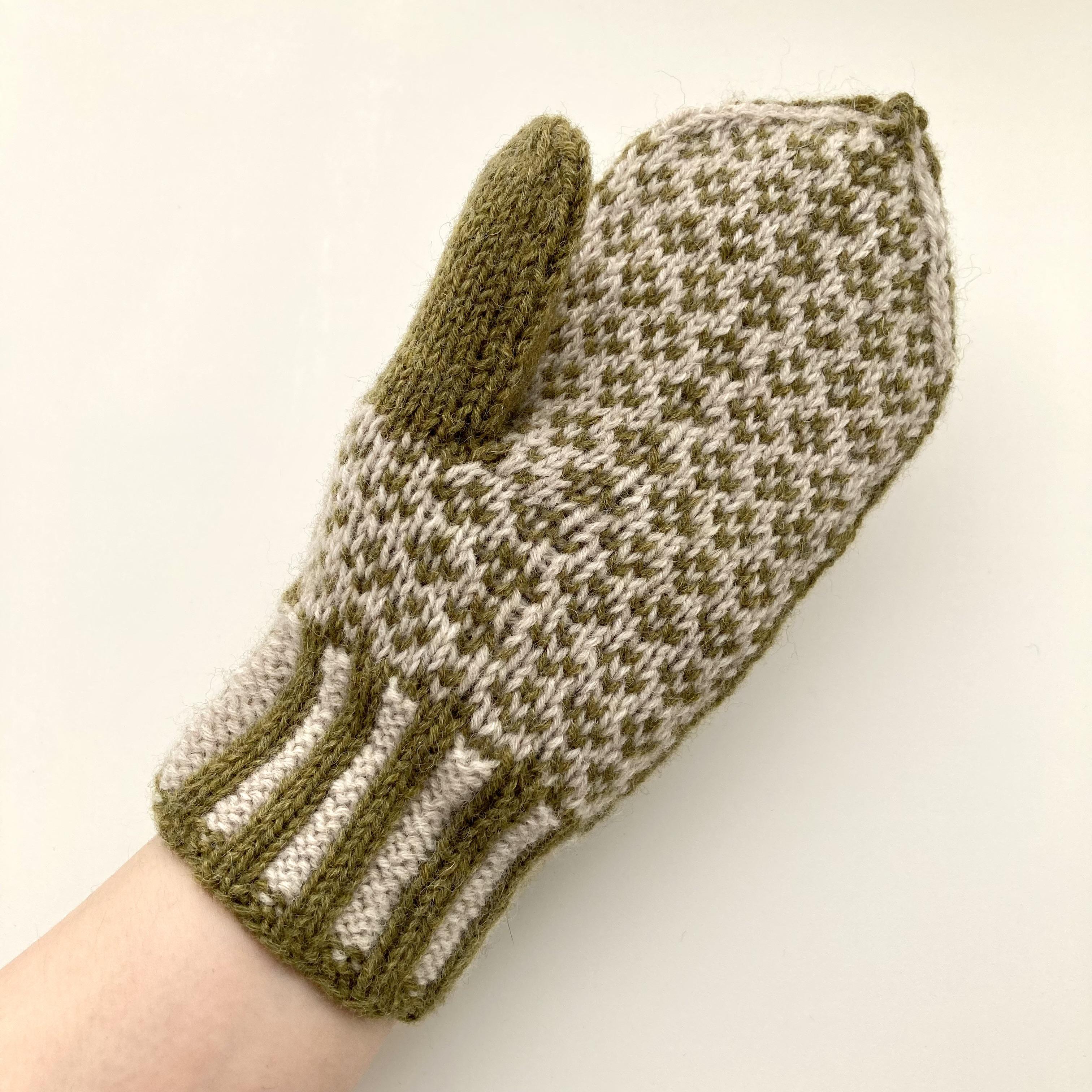 【アルパカ&メリノウール】北欧テイスト　草花模様の手編みミトン　3色展開