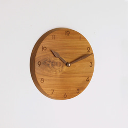 木製 掛け時計 丸型 チーク材23 1枚目の画像