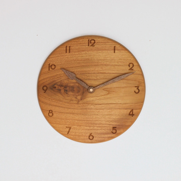 木製 掛け時計 丸型 チーク材23 2枚目の画像
