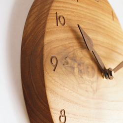 木製 掛け時計 丸型 チーク材23 3枚目の画像