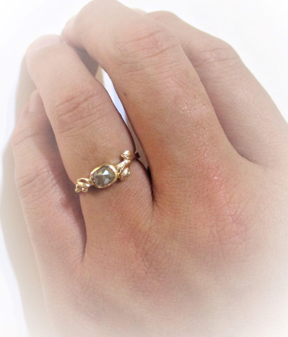 ナチュラルダイヤのK14の指輪(ベージュ) 7枚目の画像