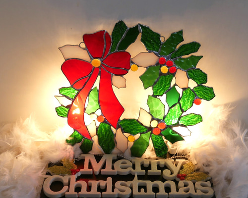 ✴︎:.｡光の魔法を纏うステンドグラスのクリスマスリース（グリーン
