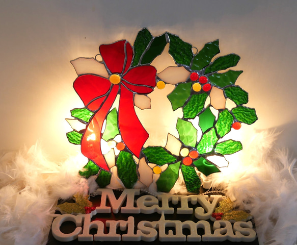 ✴︎:.。光の魔法を纏うステンドグラスのクリスマスリース ✴︎:.｡光の魔法を纏うステンドグラスのクリスマスリース（グリーン