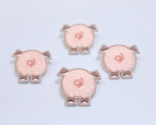 Amazon.co.jp: ピンク ブタさん 刺繍 ワッペン アイロン接着 縦