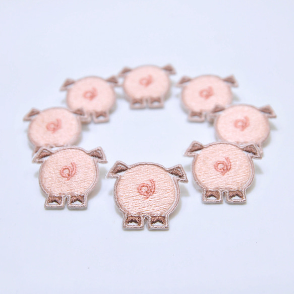 お得な8枚セット 後ろ姿がカワイイ！ぶたのしっぽ刺しゅう ワッペン