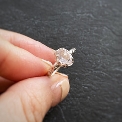 ローズクオーツのリング【Melty ring＜oval Rose quartz＞】 4枚目の画像