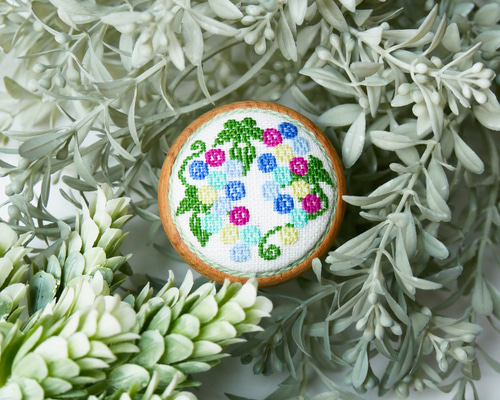 野ぶどう 刺繍くるみボタンブローチ/ヘアゴム plantsplanet 野ブドウ