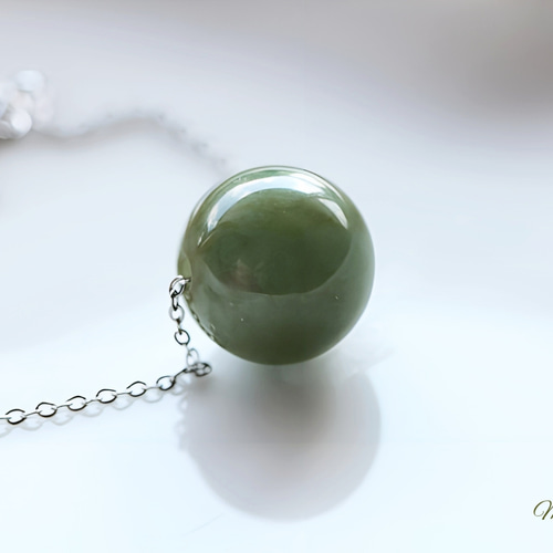 天然石本翡翠「 大粒。一粒。」22 ct シック&シンプル