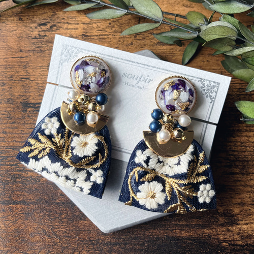 1199 インド刺繍 タッセル ゴールド 花 ハンドメイド ピアス イヤリング 1199 インド刺繍 タッセル ゴールド 花 ハンドメイド ピアス