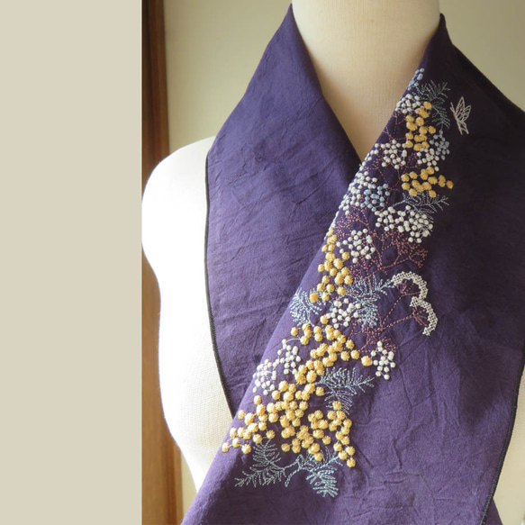 半衿・ミモザとカスミソウkatagawa布(紫色）（上前に刺繍が入ります） 1枚目の画像