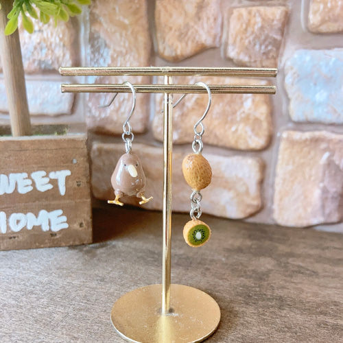 キウイ とキーウィ ピアス/イヤリング ピアス（フック・チェーン