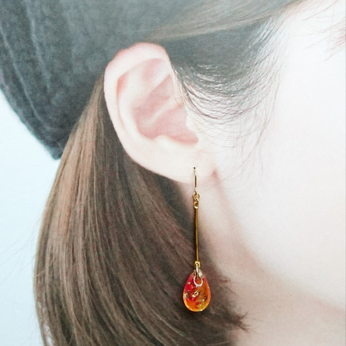 雫に閉じ込めた紅葉 ネックレス （UVレジン） ネックレス・ペンダント