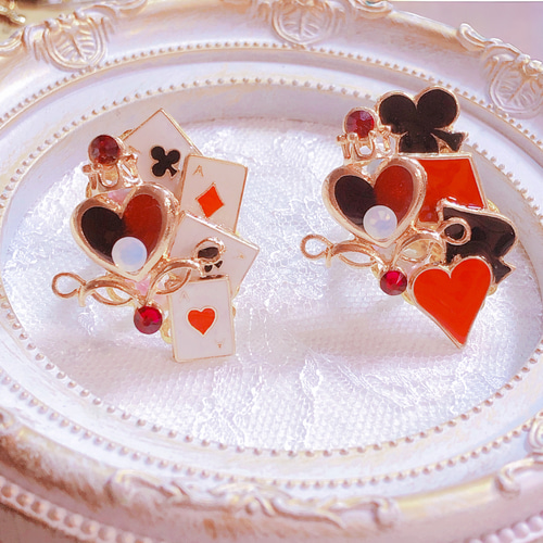 再販11】不思議の国のアリス ハートの女王のフリーリング ピアス