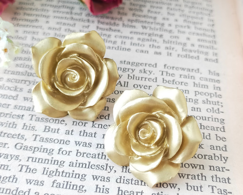 バラのペンダント ネックレス アンティークゴールド　　ばらリング　薔薇ピアス バラのペンダント ネックレス アンティークゴールド ばらリング 薔薇