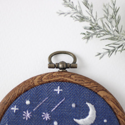 星降る夜ときつね　手刺繍パネル 4枚目の画像