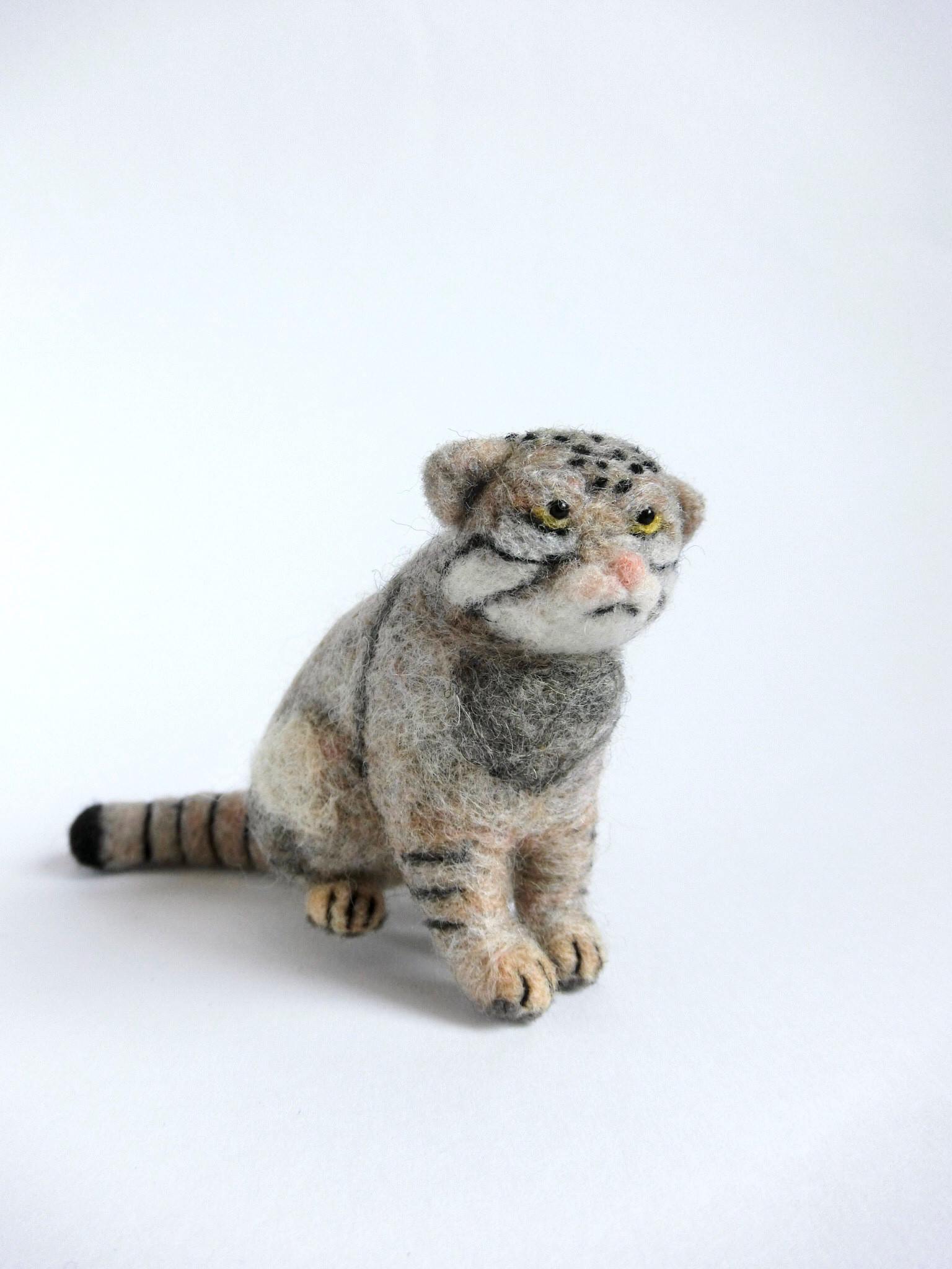 羊毛フェルト　マヌルネコ 羊毛フェルト】マヌルネコ～立ち姿～【観賞用】 羊毛フェルト