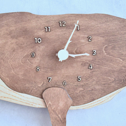 ナガスクジラが宇宙を泳ぐ＊レギュラーサイズ 時計 木製 掛け時計 4枚目の画像