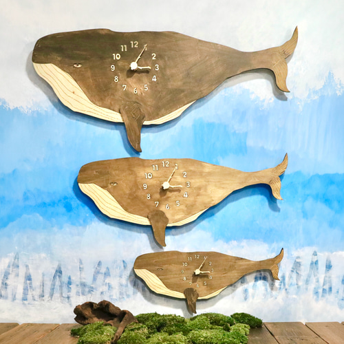 ナガスクジラが宇宙を泳ぐ レギュラーサイズ 時計 木製 掛け時計