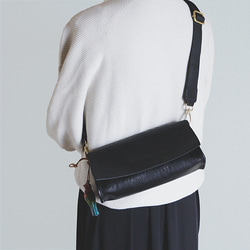 身軽本革ショルダーバッグ斜め掛けポシェットバッグ長財布収納可能　斜め掛け男女兼用　ブラック 8枚目の画像