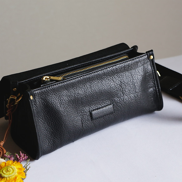 身軽本革ショルダーバッグ斜め掛けポシェットバッグ長財布収納可能　斜め掛け男女兼用　ブラック 4枚目の画像