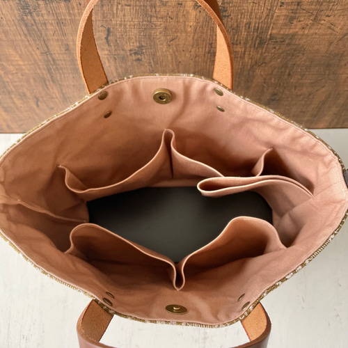 ミナペルホネン dop choucho 機能的なトートバッグ ネイビー トート