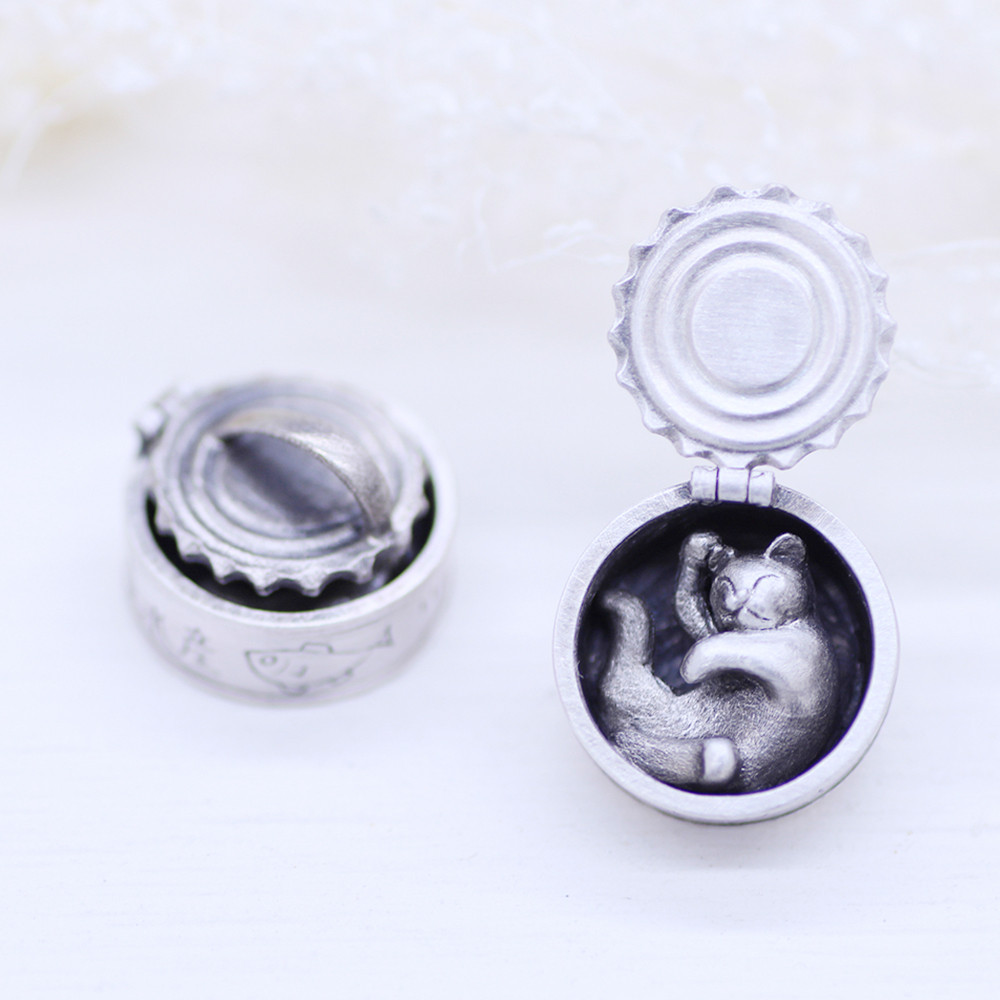 猫缶のシルバーペンダント/猫の夢