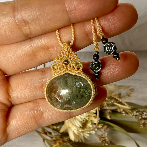 銀の波と虹 ガーデンクォーツ ネックレス 03 マクラメ ペンダント