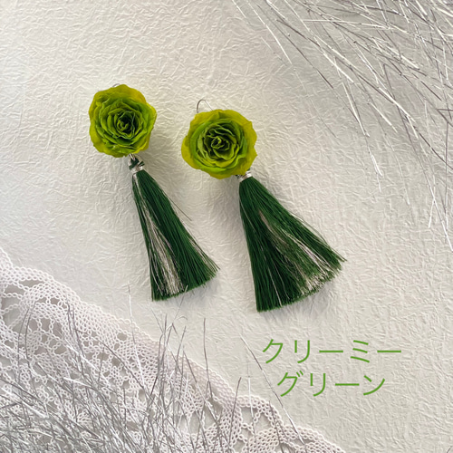 Newデザイン！】タッセルとバラのプリザーブドフラワーのピアス 