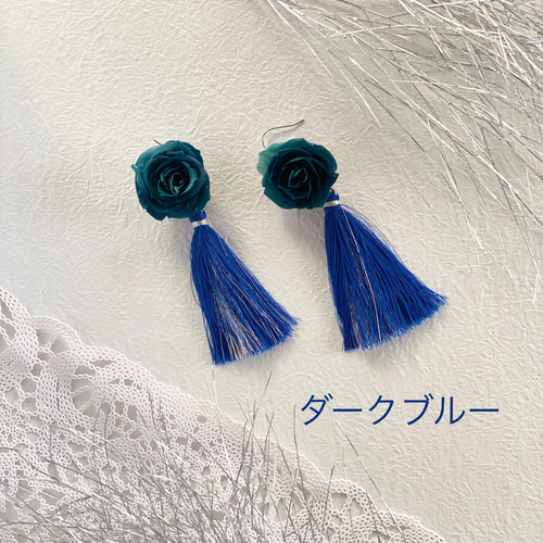 Newデザイン！】タッセルとバラのプリザーブドフラワーのピアス 