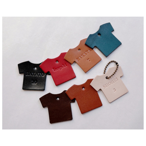 栃木レザー＊ユニフォームキーホルダー 革 席札 プチギフト ネームタグ