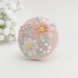 【専用】ハンドメイド　刺繍ブローチ　ヘアゴム 刺繍ブローチ ヘアゴム くるみボタン ブーケ ハンドメイド
