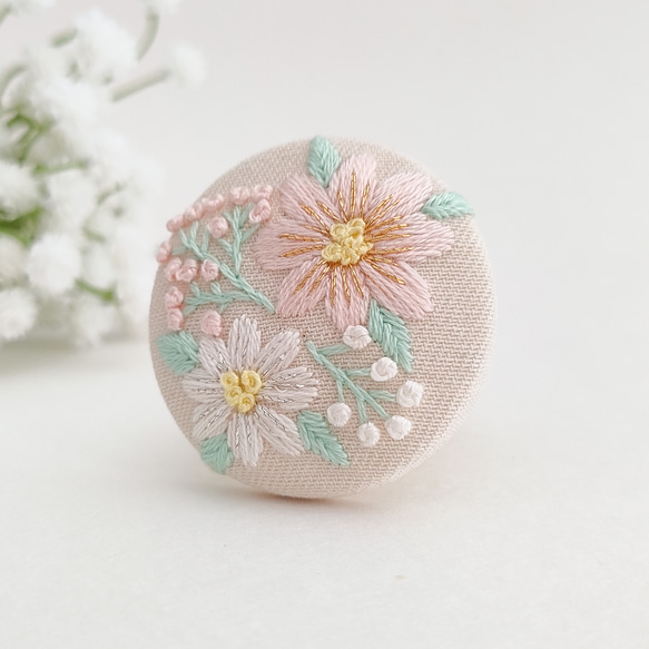 ふんわりパステルカラーのお花刺繍ブローチor刺繍ヘアゴム