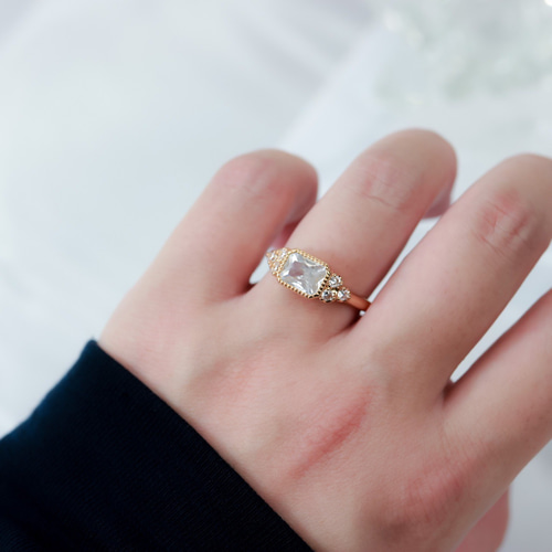 MR261】クラシカルな雰囲気が魅力的な アンティーク調リング／金属