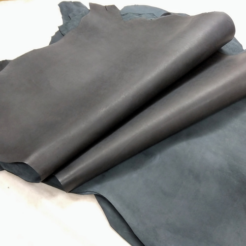 育てるレザー】ヌメバッファロー革（水牛革）#ブラック 大きさ70デシ