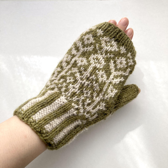 【アルパカ&メリノウール】北欧テイスト　草花模様の指なし手編みミトン　4色展開 8枚目の画像