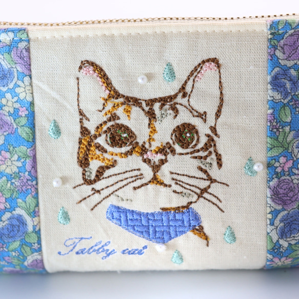 トラ猫こねこの刺繍ポーチ　再販 2枚目の画像