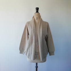 軽くてふんわり暖かウール混ショール衿カーディガン　オートミール 1枚目の画像