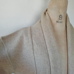 軽くてふんわり暖かウール混ショール衿カーディガン　オートミール 4枚目の画像