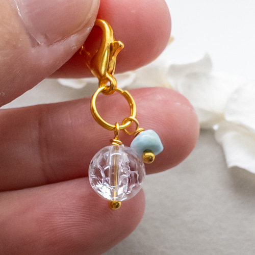 初夏SALE＊ 小さいのが好きな方に ラリマー 水晶 チャーム イヤホン