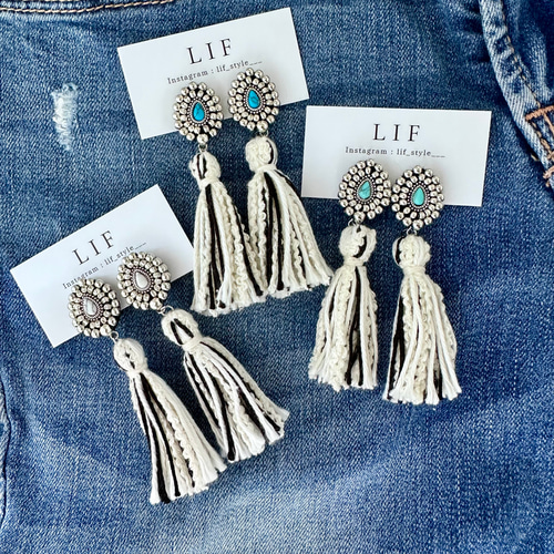 冬　オルテガ　タッセル　リボン　ネイティブ　白　黒　ピアス　イヤリング 再販27 オルテガ タッセル リボン ネイティブ 白 黒 ピアス イヤリング