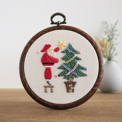 クリスマス＊ツリーとサンタクロース 手刺繍ファブリックパネル ［受注