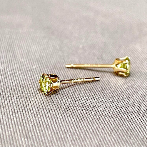 金色の青い宝石付きスタッドピアス 紫金石】ブルーゴールドストーン・カボション10mmスタッドピアス